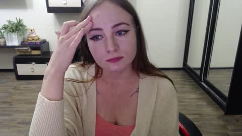 Snapshot of laralianna chatting on 09-23-25, 01:47 Laralianna online show from 09-23-25, 01:47