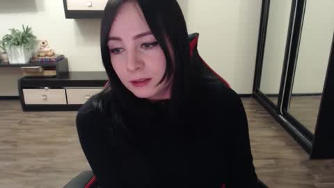 Snapshot of laralianna chatting on 09-24-25, 02:09 Laralianna online show from 09-24-25, 02:09