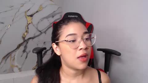 Snapshot of laralmanza chatting on 02-16-26, 01:40 laralmanza online show from 02-16-26, 01:40