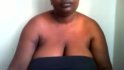 Snapshot of laralovex chatting on 01-14-25, 05:08 laralovex online show from 01-14-25, 05:08