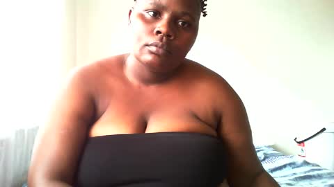 Snapshot of laralovex chatting on 01-17-25, 06:57 laralovex online show from 01-17-25, 06:57