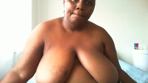 Snapshot of laralovex chatting on 03-16-26, 09:46 laralovex online show from 03-16-26, 09:46