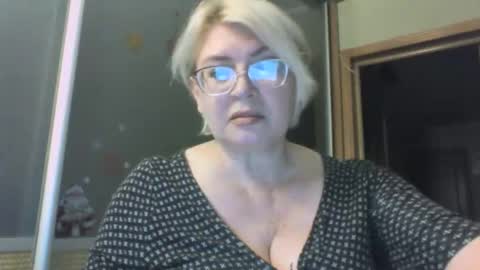 Snapshot of laramrs chatting on 09-25-25, 04:21 laramrs online show from 09-25-25, 04:21