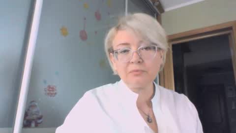 Snapshot of laramrs chatting on 09-27-25, 01:16 laramrs online show from 09-27-25, 01:16