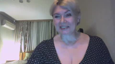 Snapshot of laramrs chatting on 10-14-25, 04:41 laramrs online show from 10-14-25, 04:41