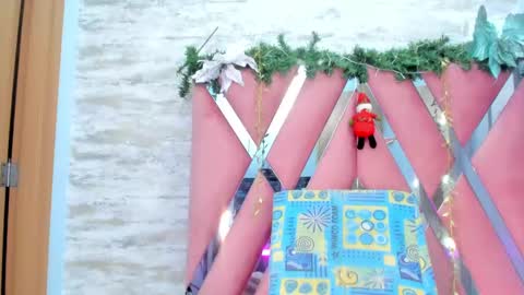 Snapshot of laramurphy chatting on 01-07-25, 09:25 Lara Murphy online show from 01-07-25, 09:25