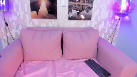 Snapshot of laramurphy chatting on 03-03-25, 11:14 Lara Murphy online show from 03-03-25, 11:14