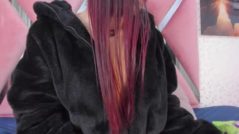 Snapshot of laramurphy chatting on 09-14-25, 09:41 Lara Murphy online show from 09-14-25, 09:41