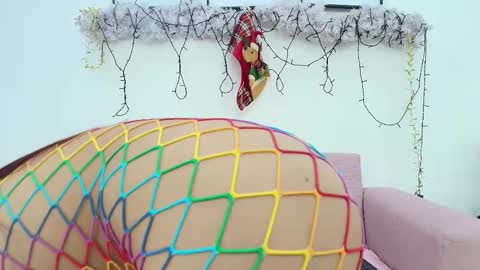 Snapshot of laramurphy chatting on 12-17-25, 07:20 Lara Murphy online show from 12-17-25, 07:20