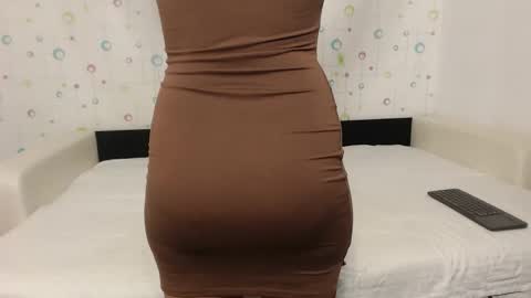 larataylorrr online show from 10-09-25, 06:00