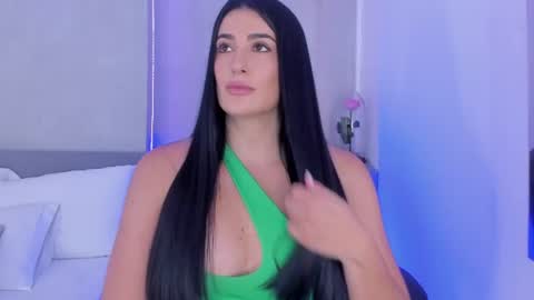 Snapshot of laravillalobos chatting on 07-06-26, 08:22 Laura online show from 07-06-26, 08:22