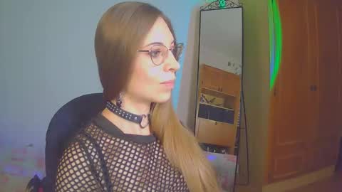 larawintersxxx online show from 09-22-25, 09:17