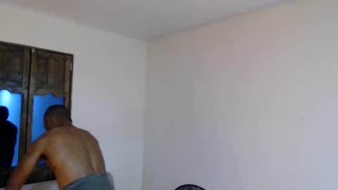 Snapshot of larenz_tate chatting on 05-27-26, 01:57 larenz_tate online show from 05-27-26, 01:57