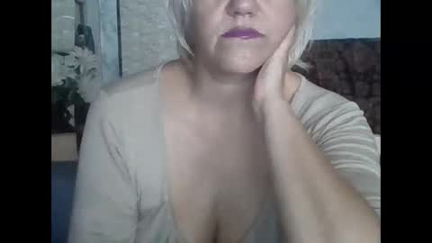 larisaq4ugo24 online show from 11-21-25, 09:30