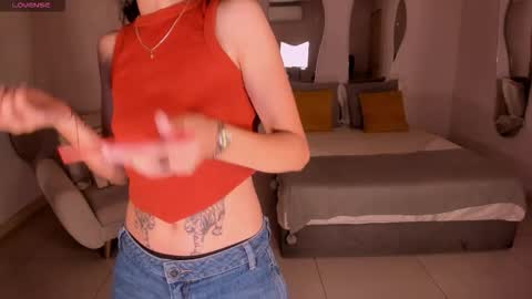 Larisa Smirnov online show from 11-12-25, 03:51