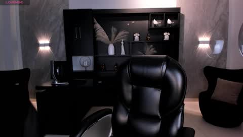 Larisa Smirnov online show from 02-18-26, 03:35