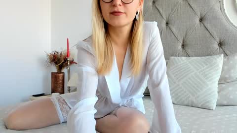 Larissa online show from 01-27-25, 12:48