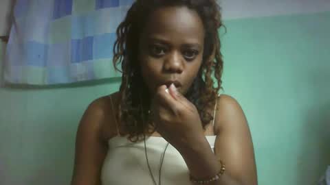 larissa645771 online show from 11-08-25, 06:40