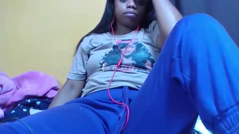 larissa645771 online show from 04-17-26, 06:00