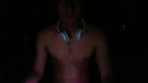 Snapshot of larry_art_a chatting on 05-16-26, 08:33 Larry online show from 05-16-26, 08:33