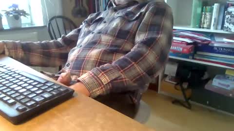 Snapshot of larsafree6 chatting on 10-19-25, 11:11 larsafree6 online show from 10-19-25, 11:11