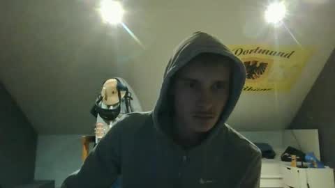 Snapshot of larscivin chatting on 12-17-25, 06:14 Marco online show from 12-17-25, 06:14