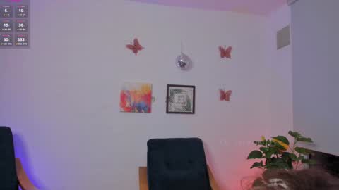 Snapshot of lary_holly chatting on 02-07-25, 03:12 Lary  online show from 02-07-25, 03:12