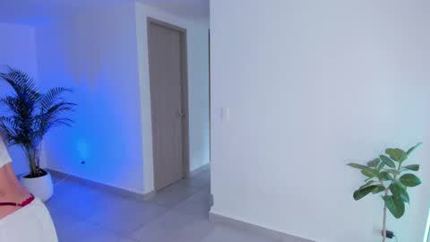 Snapshot of lary_holly chatting on 09-10-25, 08:42 Lary  online show from 09-10-25, 08:42