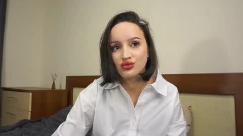 lashundamciver online show from 11-17-25, 07:47