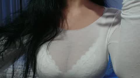 Auri online show from 04-08-26, 11:37