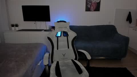 Snapshot of lastnight4you chatting on 12-25-24, 10:59 acie online show from 12-25-24, 10:59