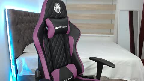 Snapshot of latam_ chatting on 03-08-25, 07:05 YOUR BABY online show from 03-08-25, 07:05