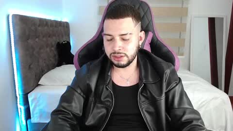 Snapshot of latam_ chatting on 03-10-25, 05:43 YOUR BABY online show from 03-10-25, 05:43