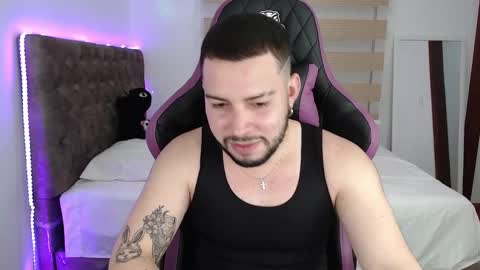 Snapshot of latam_ chatting on 03-11-25, 07:04 YOUR BABY online show from 03-11-25, 07:04