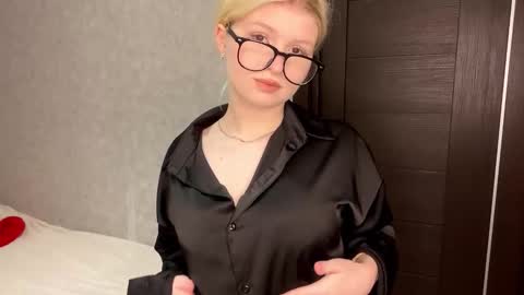 Snapshot of latanyabarthel chatting on 02-27-26, 07:47 Jay online show from 02-27-26, 07:47