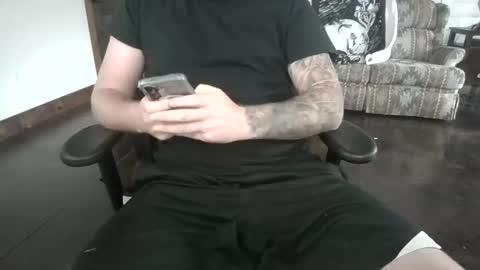 Snapshot of latenights_13 chatting on 11-16-25, 09:20 latenights_13 online show from 11-16-25, 09:20