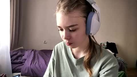 Linet online show from 04-19-26, 08:02