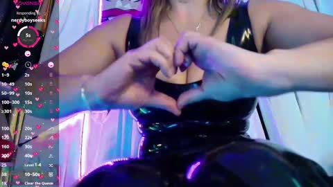 Snapshot of latex_rose_daniels chatting on 03-04-25, 10:49 ROSE online show from 03-04-25, 10:49