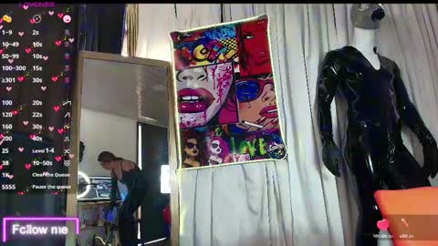 Snapshot of latex_rose_daniels chatting on 03-12-25, 02:45 ROSE online show from 03-12-25, 02:45