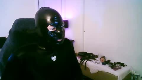 latexminheadroom online show from 10-28-25, 01:53