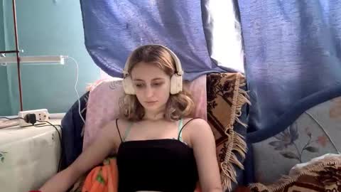 Snapshot of laticiacalicutt chatting on 02-08-26, 06:06 Amelia online show from 02-08-26, 06:06