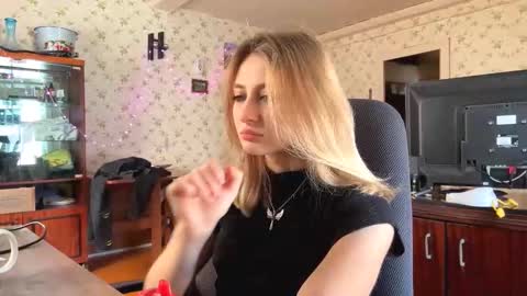 Snapshot of laticiacalicutt chatting on 03-12-26, 11:27 Amelia online show from 03-12-26, 11:27