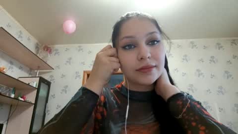 Snapshot of laticialoughry chatting on 10-30-25, 08:16 Amelia online show from 10-30-25, 08:16