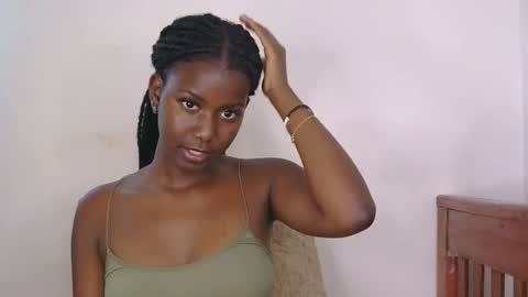 latiffaah_xx online show from 04-22-26, 11:12