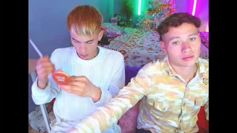 Snapshot of latin_boysxxx_ chatting on 12-17-25, 04:02 latin_boysxxx_ online show from 12-17-25, 04:02