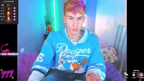 latin_boysxxx_ online show from 03-22-26, 02:04