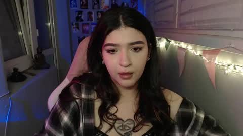 Snapshot of latina_mia chatting on 02-25-25, 03:42 miiiiiiaaaa online show from 02-25-25, 03:42