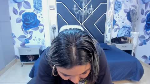 Snapshot of latinaholequeen chatting on 09-24-25, 03:04 EMMA online show from 09-24-25, 03:04