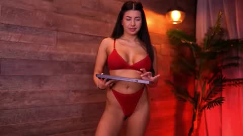 Snapshot of latinaloco chatting on 10-25-25, 06:02 Latina online show from 10-25-25, 06:02