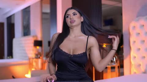 Latina online show from 05-14-26, 06:04